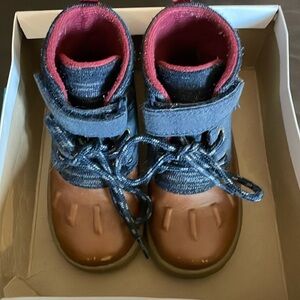 Carter’s Duck Boots Toddler size 8